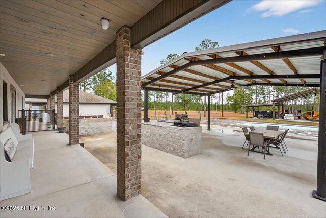 14189 GLEN FARMS Drive, Glen St. Mary, FL 32040