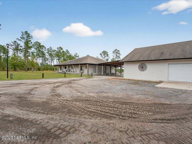 14189 GLEN FARMS Drive, Glen St. Mary, FL 32040