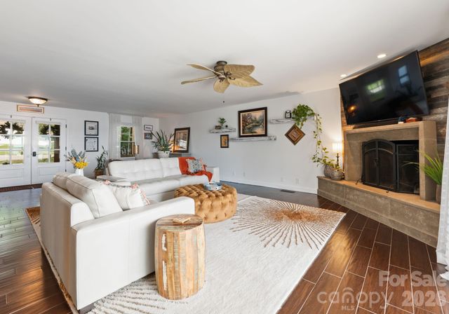 20732 Eastpoint Drive, Cornelius, NC 28031