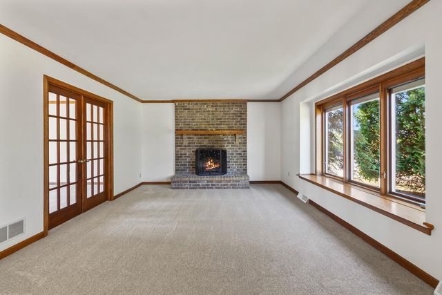 2230 Stony Ridge DRIVE, Waukesha, WI 53189