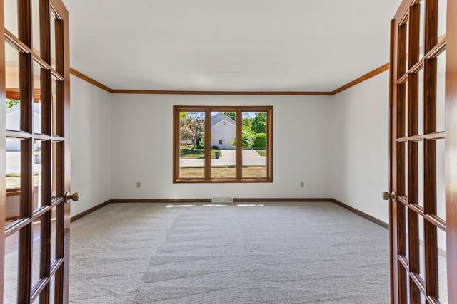 2230 Stony Ridge DRIVE, Waukesha, WI 53189