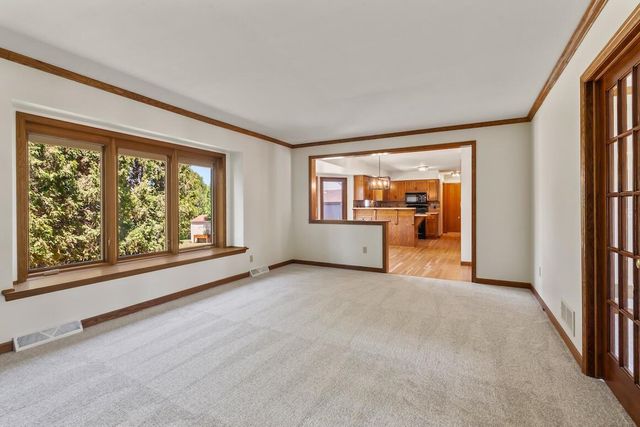 2230 Stony Ridge DRIVE, Waukesha, WI 53189