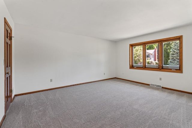 2230 Stony Ridge DRIVE, Waukesha, WI 53189