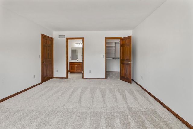 2230 Stony Ridge DRIVE, Waukesha, WI 53189