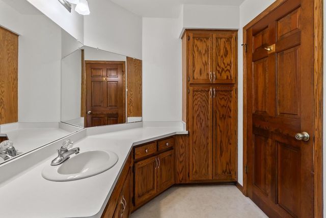 2230 Stony Ridge DRIVE, Waukesha, WI 53189