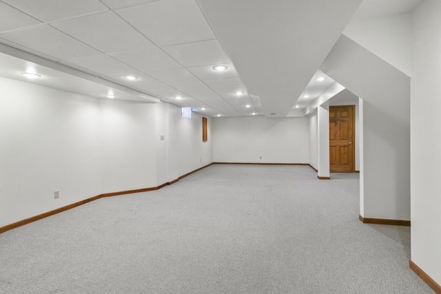 2230 Stony Ridge DRIVE, Waukesha, WI 53189