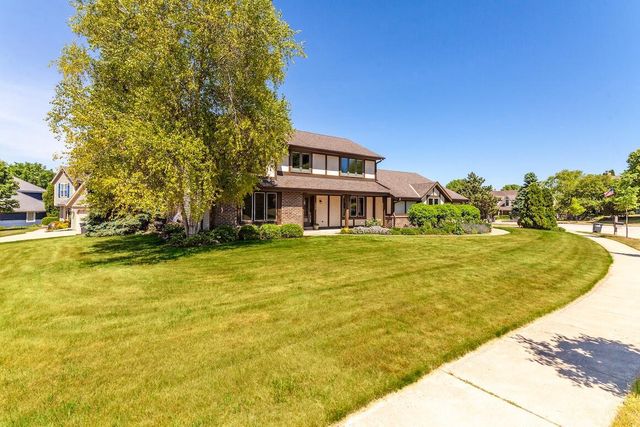 2230 Stony Ridge DRIVE, Waukesha, WI 53189