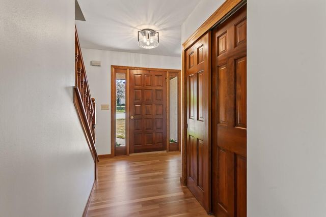 2230 Stony Ridge DRIVE, Waukesha, WI 53189