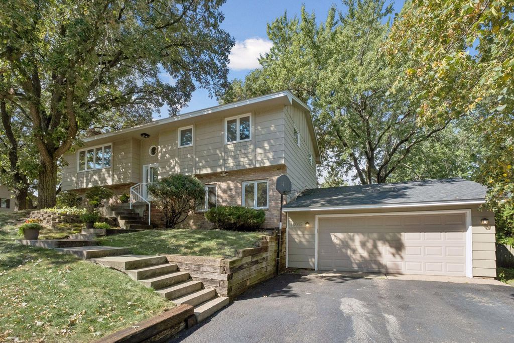 16015 Oak Shore Drive, Lakeville, MN 55044 — photo 4
