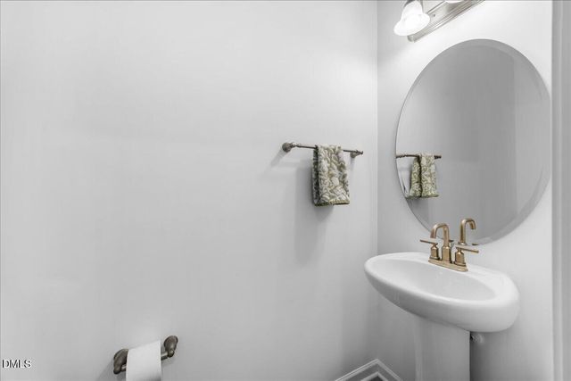 469 Olde Place Drive, Zebulon, NC 27597