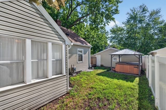 1217 7th Avenue S, South Saint Paul, MN 55075