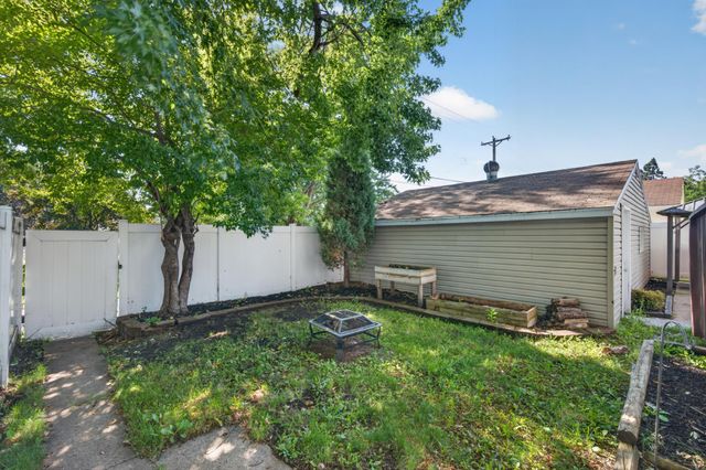 1217 7th Avenue S, South Saint Paul, MN 55075