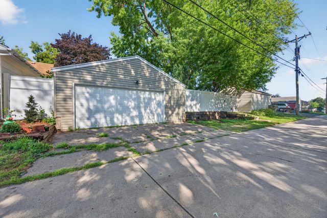 1217 7th Avenue S, South Saint Paul, MN 55075