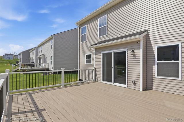 249 Saddleback Court, White Lake Charter Township, MI 48386