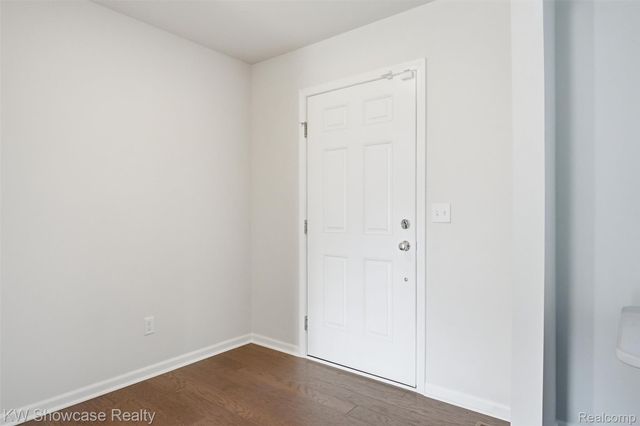 249 Saddleback Court, White Lake Charter Township, MI 48386