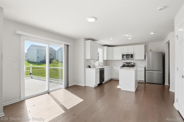 249 Saddleback Court, White Lake Charter Township, MI 48386