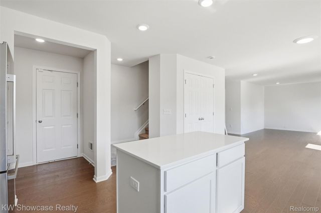 249 Saddleback Court, White Lake Charter Township, MI 48386