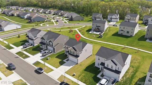 249 Saddleback Court, White Lake Charter Township, MI 48386