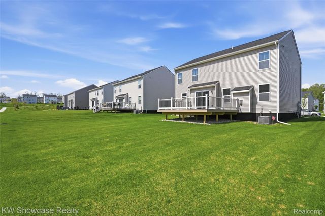 249 Saddleback Court, White Lake Charter Township, MI 48386