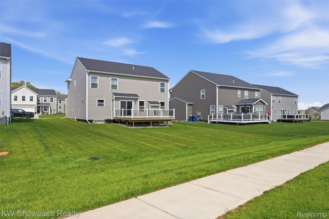 249 Saddleback Court, White Lake Charter Township, MI 48386