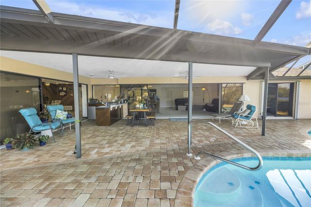 771 SUWANNEE COURT NE, St Petersburg, FL 33702