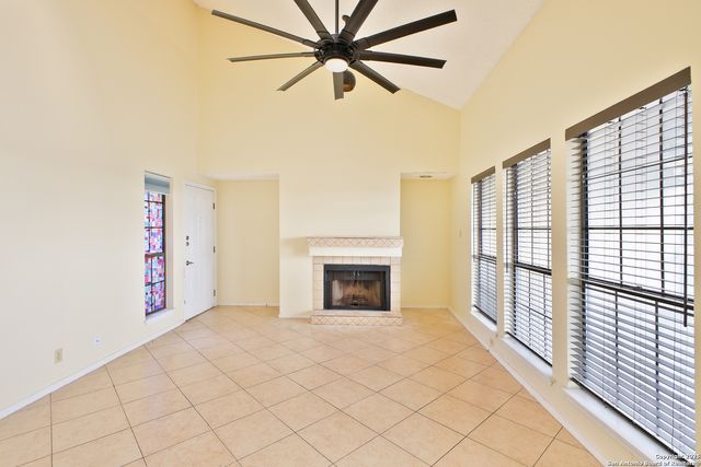 6100 Woodlake Pkwy Apt 706, San Antonio, TX 78244