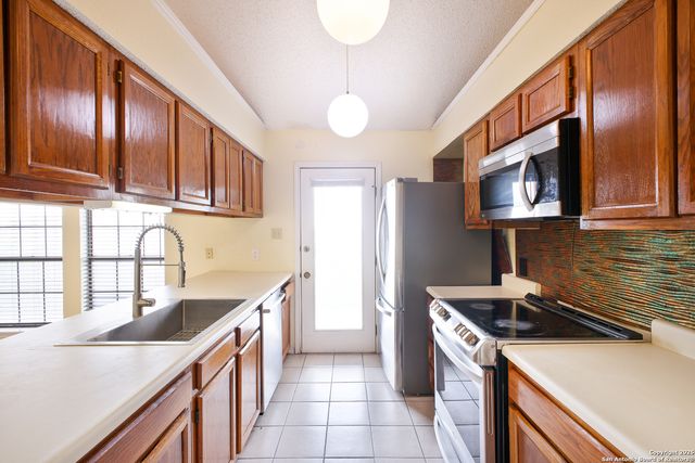 6100 Woodlake Pkwy Apt 706, San Antonio, TX 78244