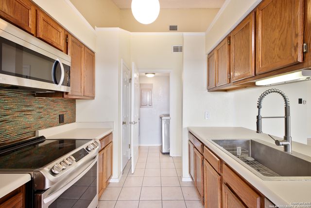 6100 Woodlake Pkwy Apt 706, San Antonio, TX 78244