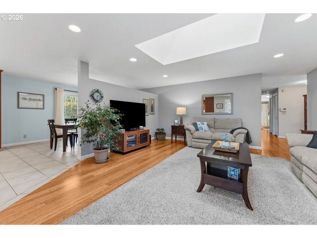 3001 Se CONCORD Rd, Milwaukie, OR 97267