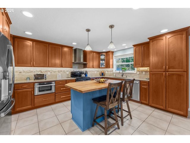 3001 Se CONCORD Rd, Milwaukie, OR 97267
