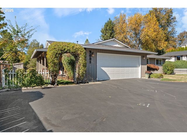 3001 Se CONCORD Rd, Milwaukie, OR 97267