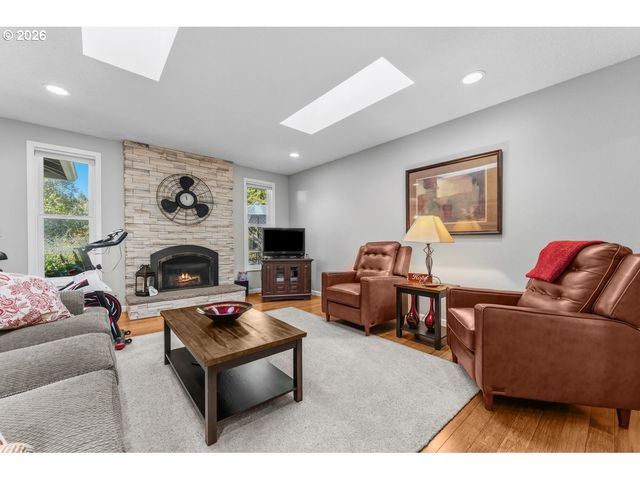 3001 Se CONCORD Rd, Milwaukie, OR 97267