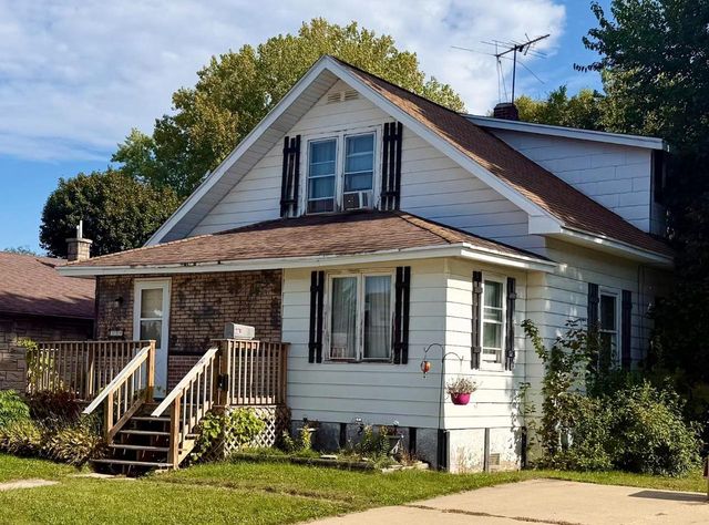 134 N ADAMS STREET, Oconto Falls, WI 54154