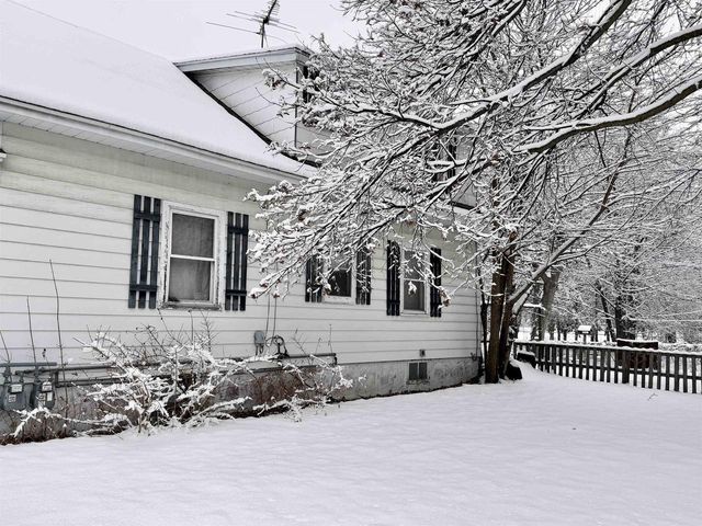 134 N ADAMS STREET, Oconto Falls, WI 54154