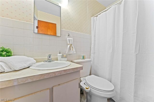 156 S Roanoke Avenue, Austintown, OH 44515