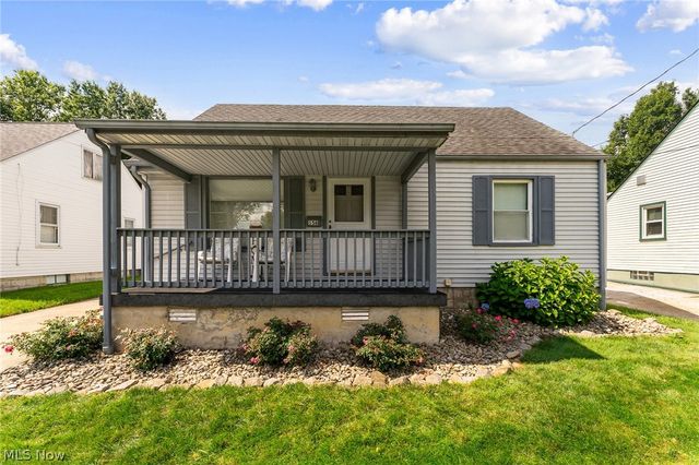 156 S Roanoke Avenue, Austintown, OH 44515