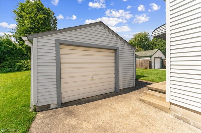 156 S Roanoke Avenue, Austintown, OH 44515