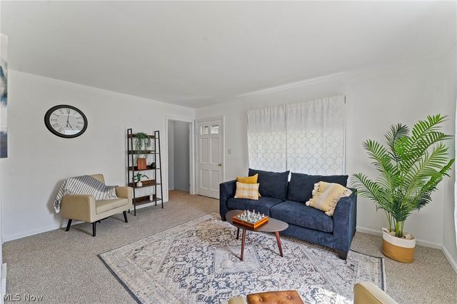 156 S Roanoke Avenue, Austintown, OH 44515