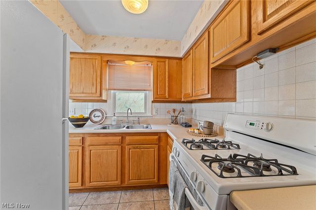 156 S Roanoke Avenue, Austintown, OH 44515