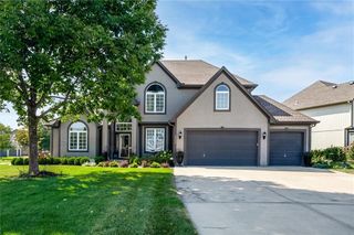 5900 NE Hidden Valley Drive, Lee's Summit, MO 64064