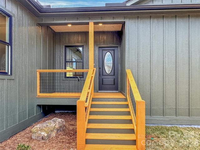 171 Peyton Elaine Road, Clyde, NC 28721