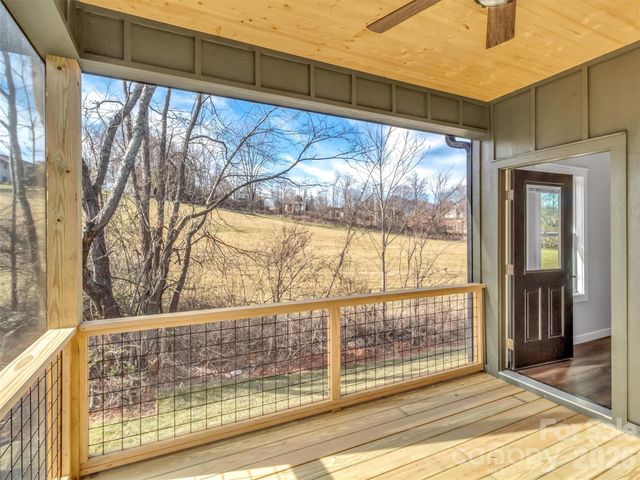 171 Peyton Elaine Road, Clyde, NC 28721