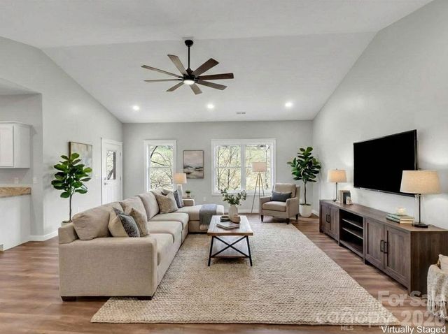 171 Peyton Elaine Road, Clyde, NC 28721