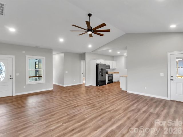 171 Peyton Elaine Road, Clyde, NC 28721