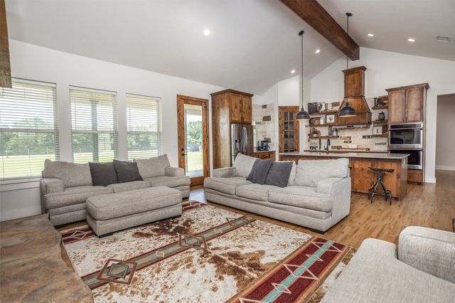 405 County Road 156, Whitesboro, TX 76273