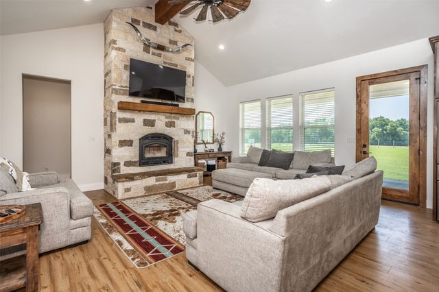 405 County Road 156, Whitesboro, TX 76273