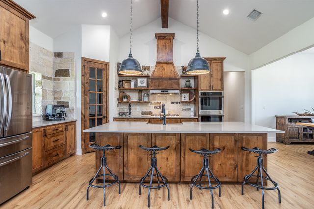 405 County Road 156, Whitesboro, TX 76273