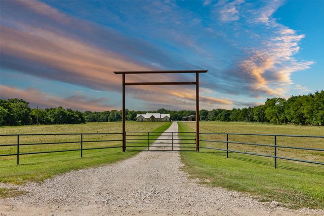 405 County Road 156, Whitesboro, TX 76273