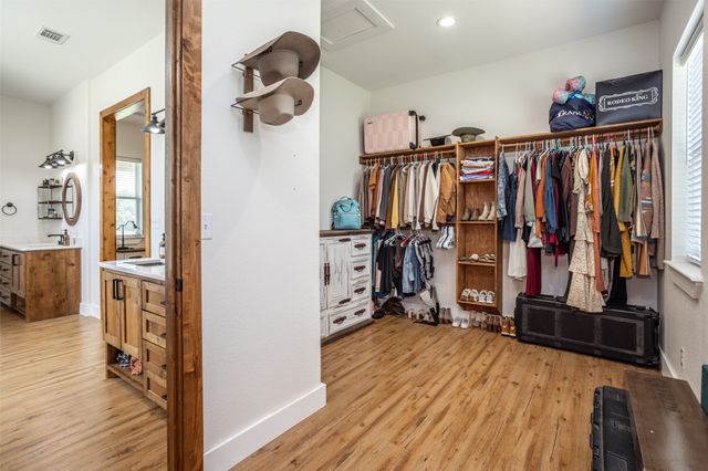 405 County Road 156, Whitesboro, TX 76273