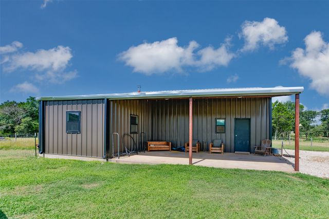 405 County Road 156, Whitesboro, TX 76273
